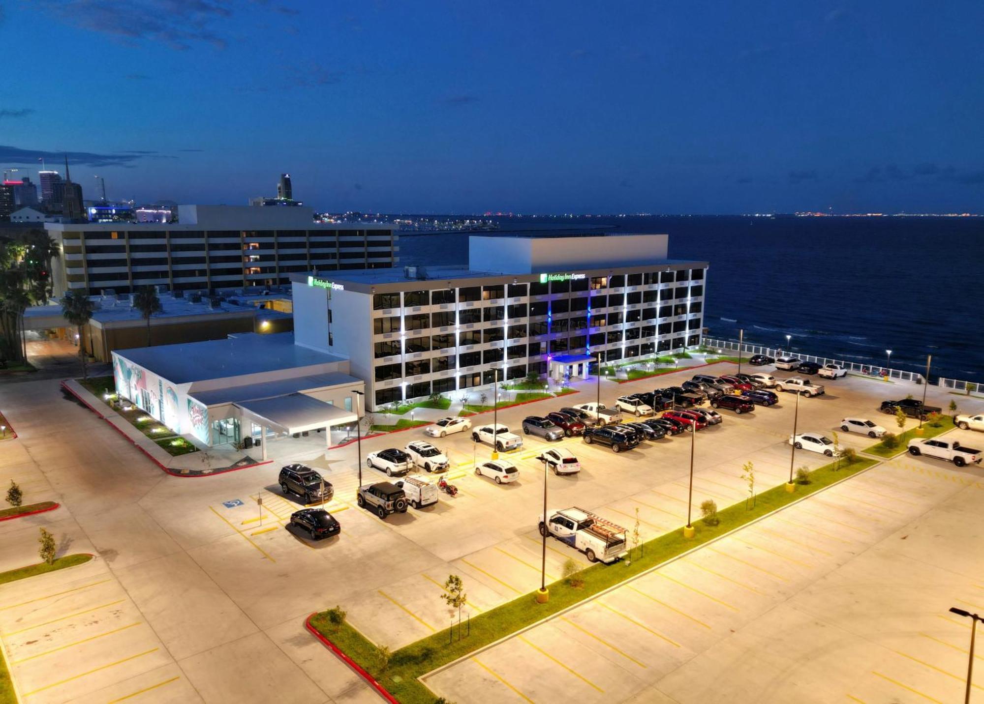 Holiday Inn Express Corpus Christi - Beachfront By Ihg Buitenkant foto