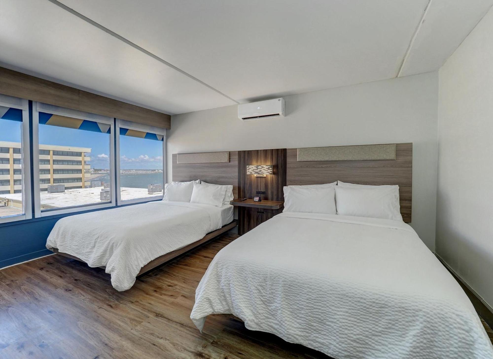Holiday Inn Express Corpus Christi - Beachfront By Ihg Buitenkant foto