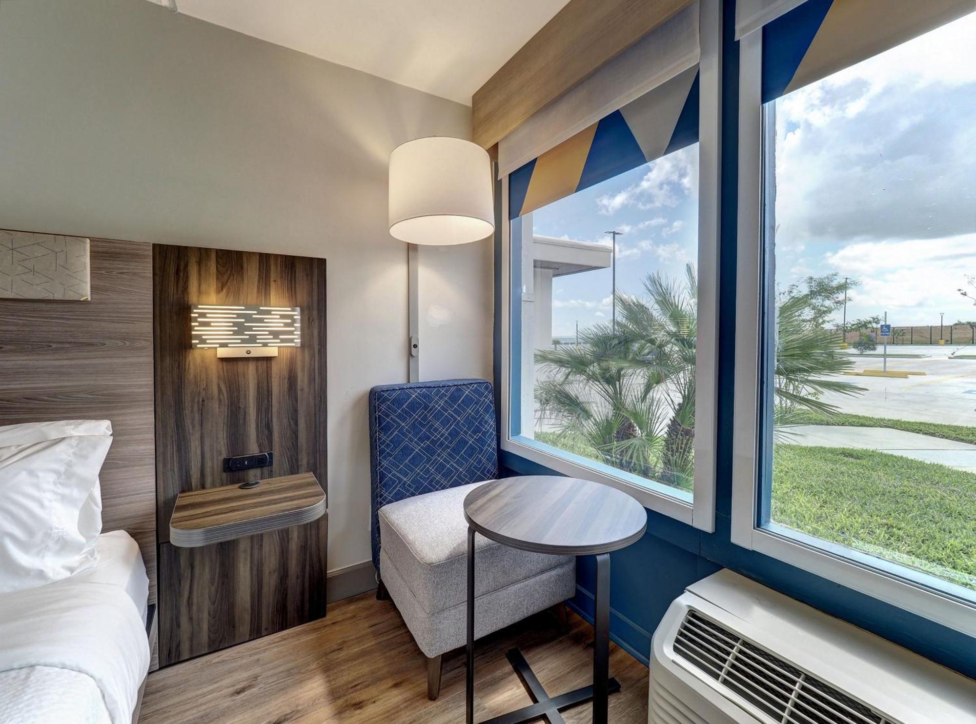 Holiday Inn Express Corpus Christi - Beachfront By Ihg Buitenkant foto