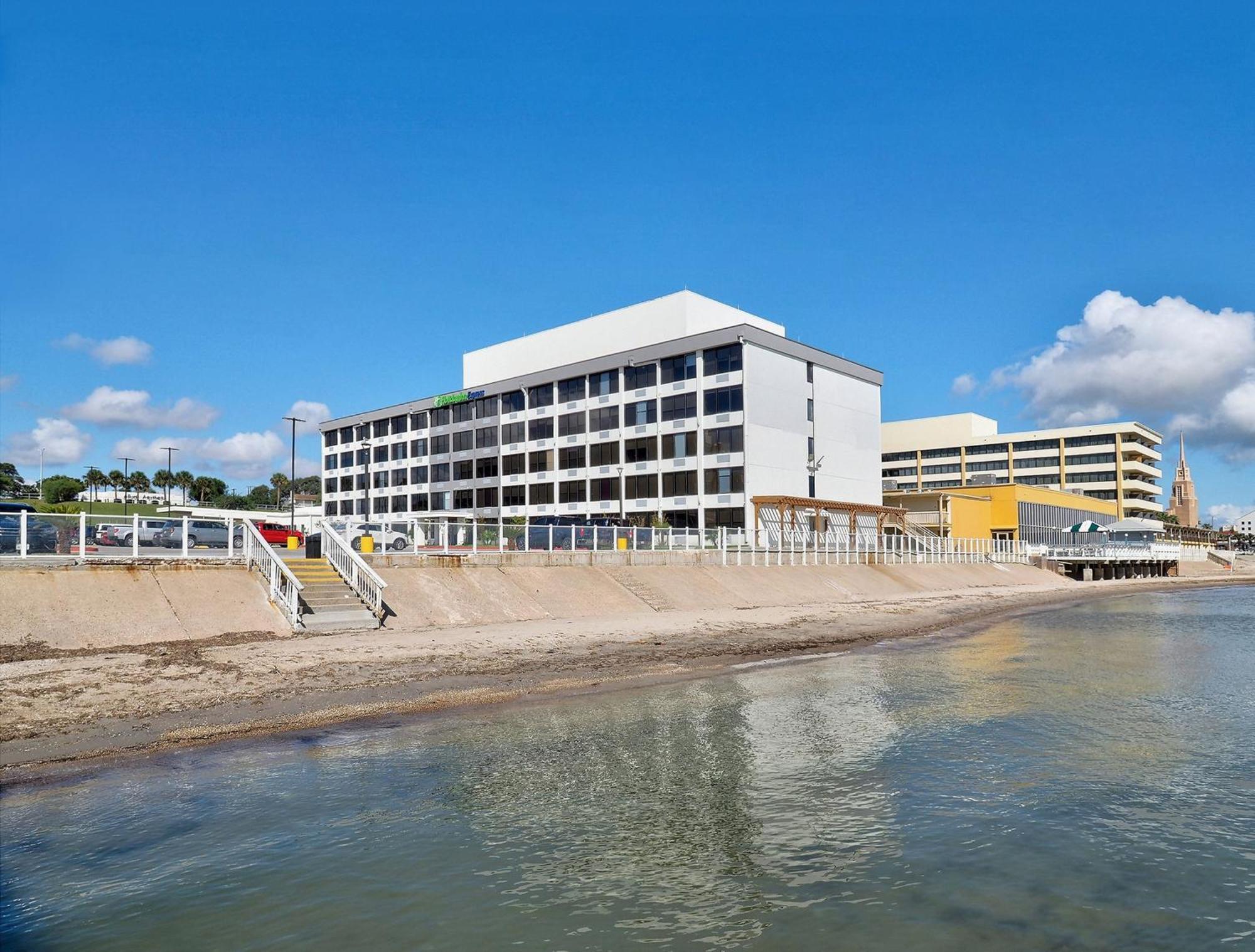 Holiday Inn Express Corpus Christi - Beachfront By Ihg Buitenkant foto