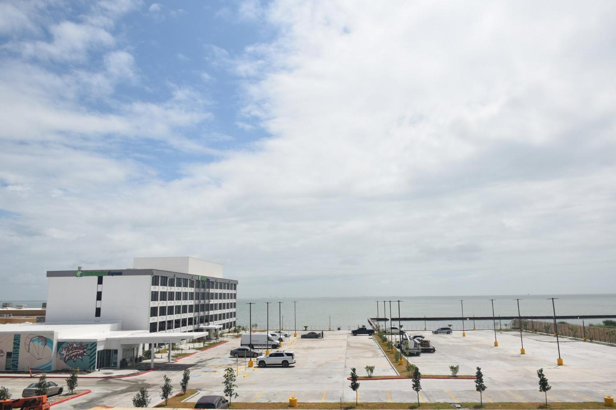 Holiday Inn Express Corpus Christi - Beachfront By Ihg Buitenkant foto